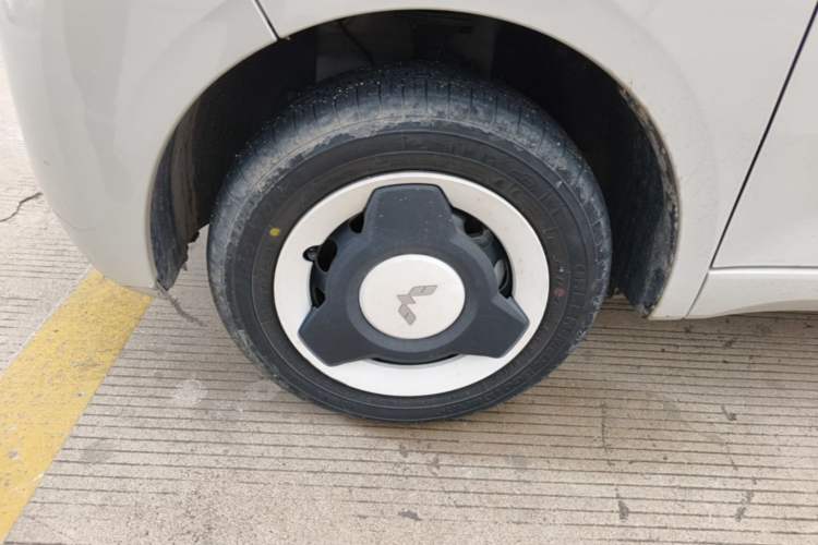 Used Wuling Hongguang MINIEV 2024 3rd Generation 215km Youth Edition Left Front Wheel Hub