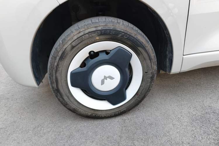 Used Wuling Hongguang MINIEV 2024 3rd Generation 215km Youth Edition Left Front Wheel Hub