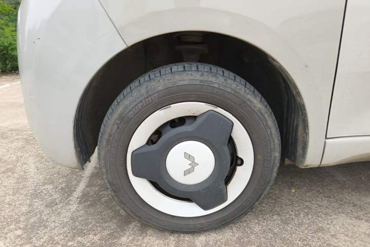 Used Wuling Hongguang MINIEV 2024 3rd Generation 215km Youth Edition Left Front Wheel Hub