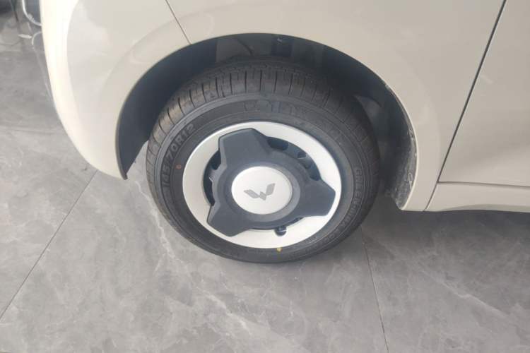 Used Wuling Hongguang MINIEV 2024 3rd Generation 215km Youth Edition Left Front Wheel Hub