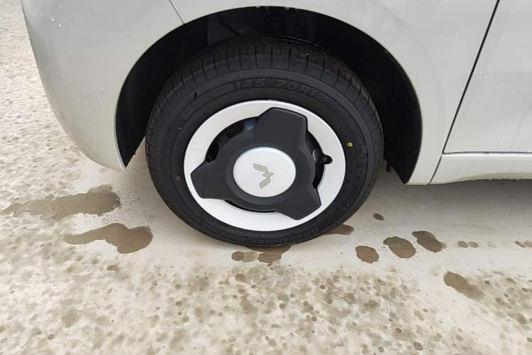 Used Wuling Hongguang MINIEV 2024 3rd Generation 215km Youth Edition Left Front Wheel Hub