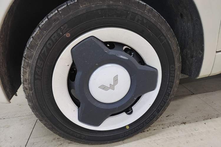 Used Wuling Hongguang MINIEV 2024 3rd Generation 215km Youth Edition Left Front Wheel Hub