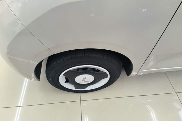 Used Wuling Hongguang MINIEV 2024 3rd Generation 215km Youth Edition Left Front Wheel Hub