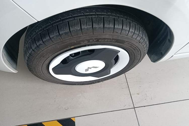 Used Wuling Hongguang MINIEV 2024 3rd Generation 215km Youth Edition Left Front Wheel Hub