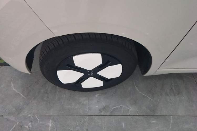 Used Wuling Hongguang MINIEV 2024 3rd Generation 170 km Left Front Wheel Hub
