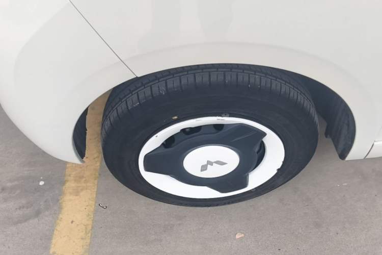 Used Wuling Hongguang MINIEV 2024 3rd Generation 215km Youth Edition Left Front Wheel Hub