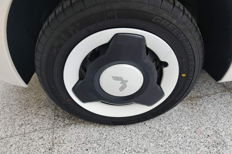 Used Wuling Hongguang MINIEV 2024 3rd Generation 215km Youth Edition Left Front Wheel Hub
