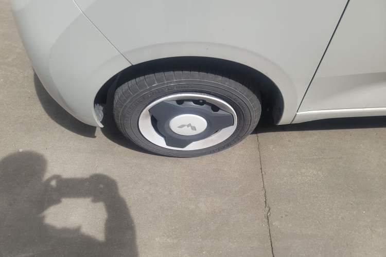 Used Wuling Hongguang MINIEV 2024 3rd Generation 215km Youth Edition Left Front Wheel Hub