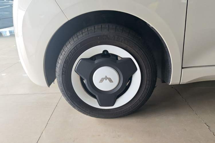Used Wuling Hongguang MINIEV 2024 3rd Generation 170 km Left Front Wheel Hub