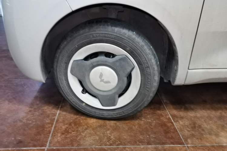 Used Wuling Hongguang MINIEV 2024 3rd Generation 215km Youth Edition Left Front Wheel Hub