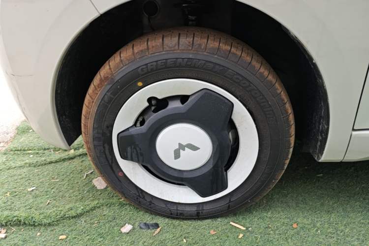 Used Wuling Hongguang MINIEV 2024 3rd Generation 215km Youth Edition Left Front Wheel Hub