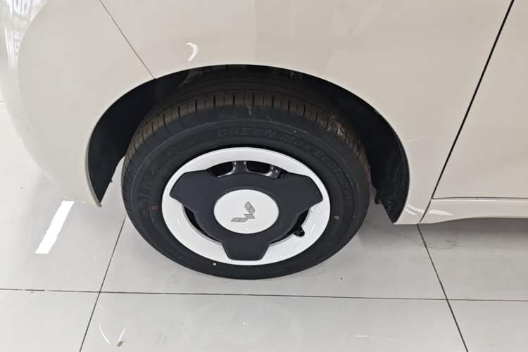 Used Wuling Hongguang MINIEV 2024 3rd Generation 215km Youth Edition Left Front Wheel Hub