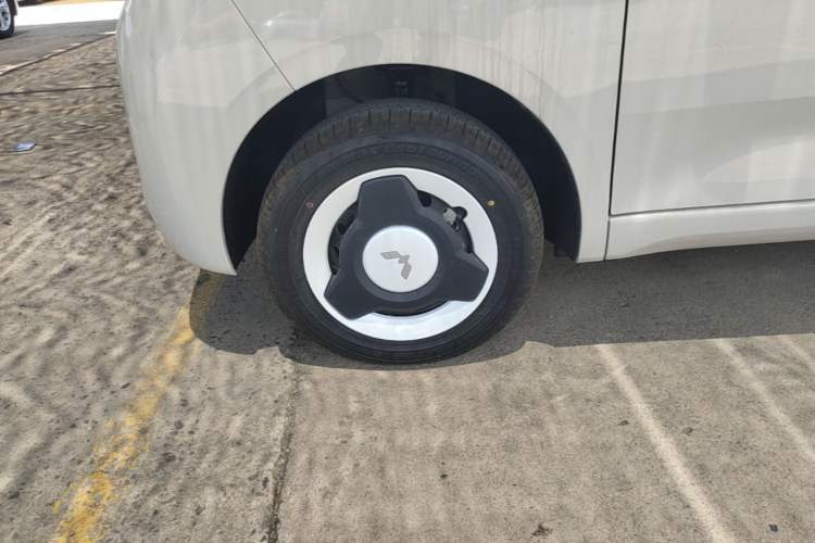 Used Wuling Hongguang MINIEV 2024 3rd Generation 215km Youth Edition Left Front Wheel Hub