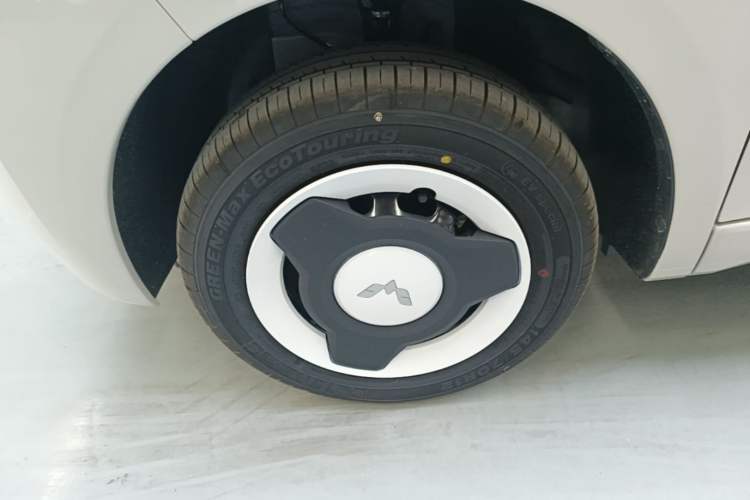 Used Wuling Hongguang MINIEV 2024 3rd Generation 215km Youth Edition Left Front Wheel Hub