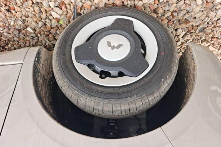 Used Wuling Hongguang MINIEV 2024 3rd Generation 215km Youth Edition Left Front Wheel Hub