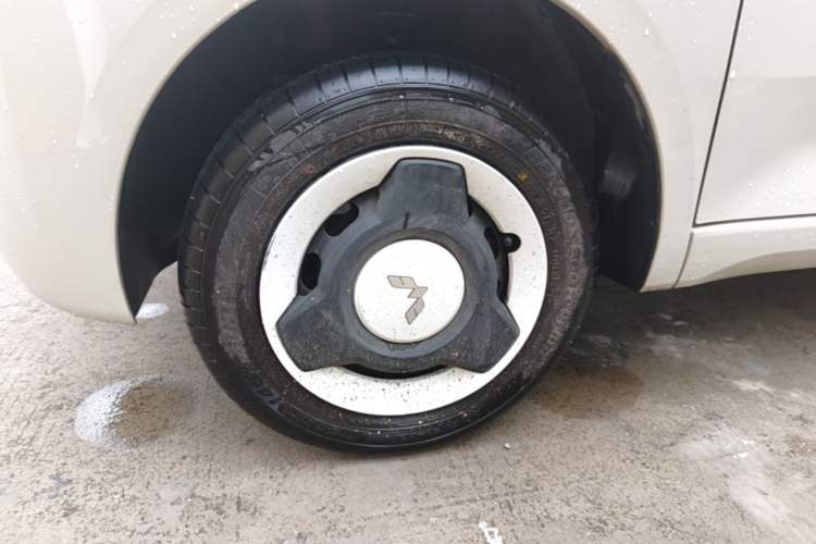 Used Wuling Hongguang MINIEV 2024 3rd Generation 215km Youth Edition Left Front Wheel Hub