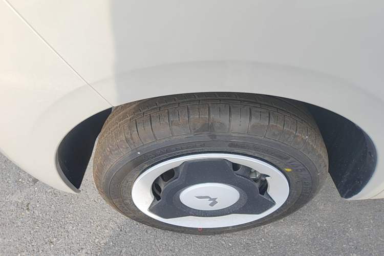 Used Wuling Hongguang MINIEV 2024 3rd Generation 215km Youth Edition Left Front Wheel Hub