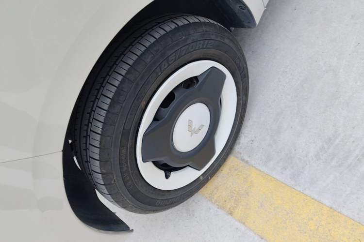 Used Wuling Hongguang MINIEV 2024 3rd Generation 215km Youth Edition Left Front Wheel Hub
