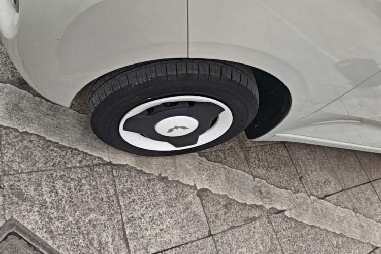 Used Wuling Hongguang MINIEV 2024 3rd Generation 215km Youth Edition Left Front Wheel Hub
