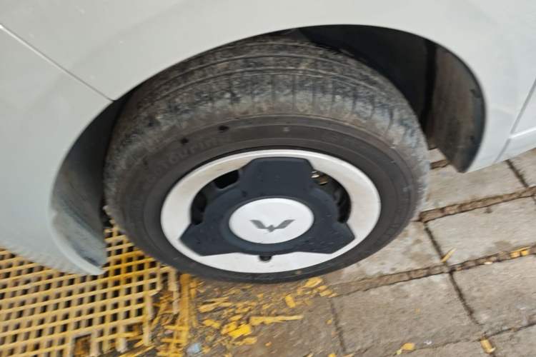 Used Wuling Hongguang MINIEV 2024 3rd Generation 215km Youth Edition Left Front Wheel Hub