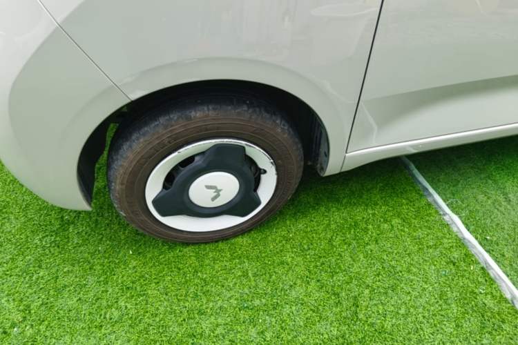 Used Wuling Hongguang MINIEV 2024 3rd Generation 215km Youth Edition Left Front Wheel Hub