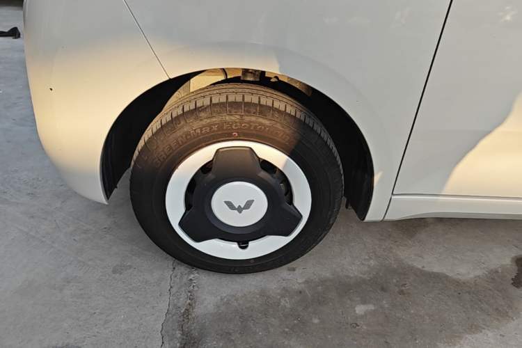 Used Wuling Hongguang MINIEV 2024 3rd Generation 215km Youth Edition Left Front Wheel Hub