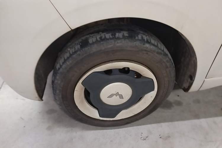 Used Wuling Hongguang MINIEV 2024 3rd Generation 215km Youth Edition Left Front Wheel Hub