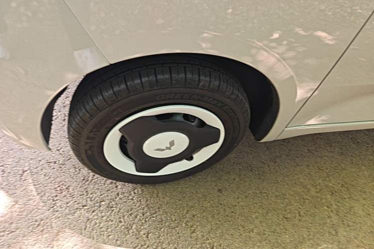 Used Wuling Hongguang MINIEV 2024 3rd Generation 215km Youth Edition Left Front Wheel Hub