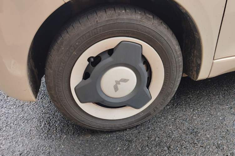 Used Wuling Hongguang MINIEV 2024 3rd Generation 170 km Left Front Wheel Hub