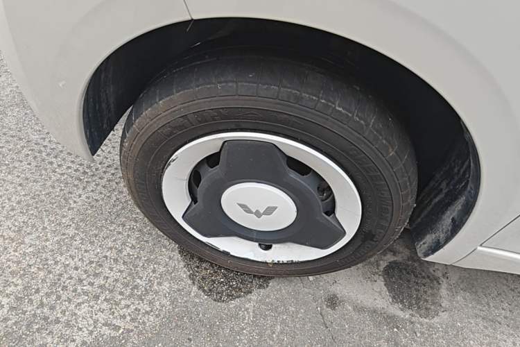 Used Wuling Hongguang MINIEV 2024 3rd Generation 215km Youth Edition Left Front Wheel Hub
