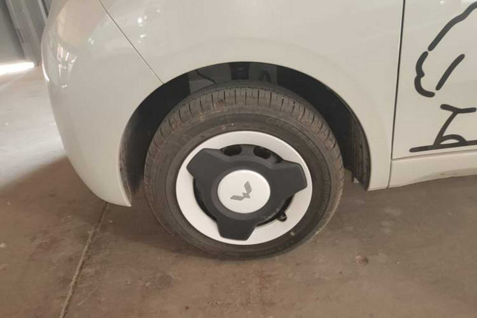 Used Wuling Hongguang MINIEV 2024 3rd Generation 215km Youth Edition Left Front Wheel Hub