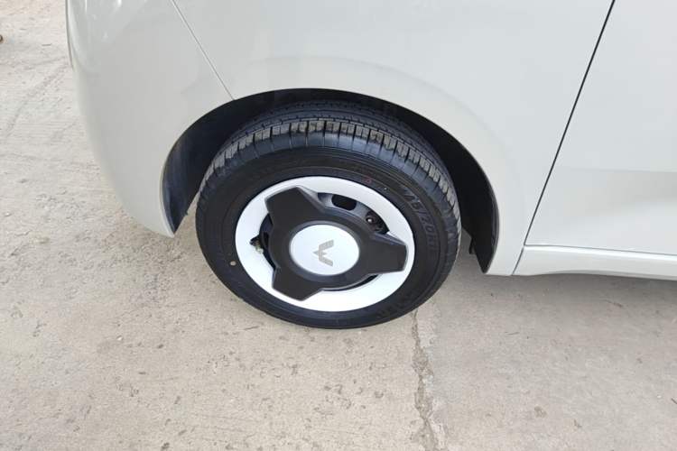 Used Wuling Hongguang MINIEV 2024 3rd Generation 215km Youth Edition Left Front Wheel Hub