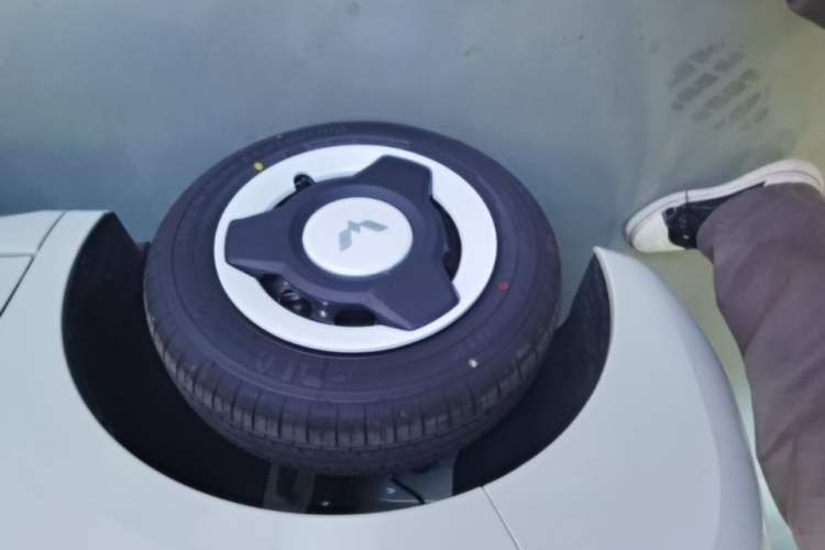 Used Wuling Hongguang MINIEV 2024 3rd Generation 215km Youth Edition Left Front Wheel Hub