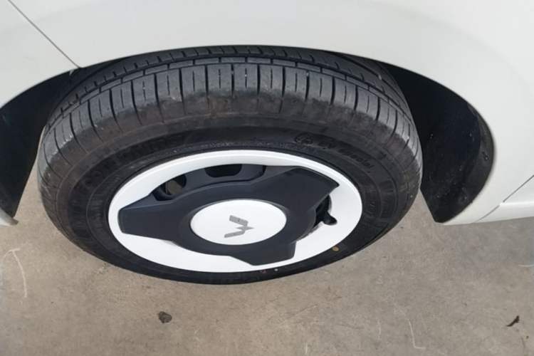 Used Wuling Hongguang MINIEV 2024 3rd Generation 215km Youth Edition Left Front Wheel Hub