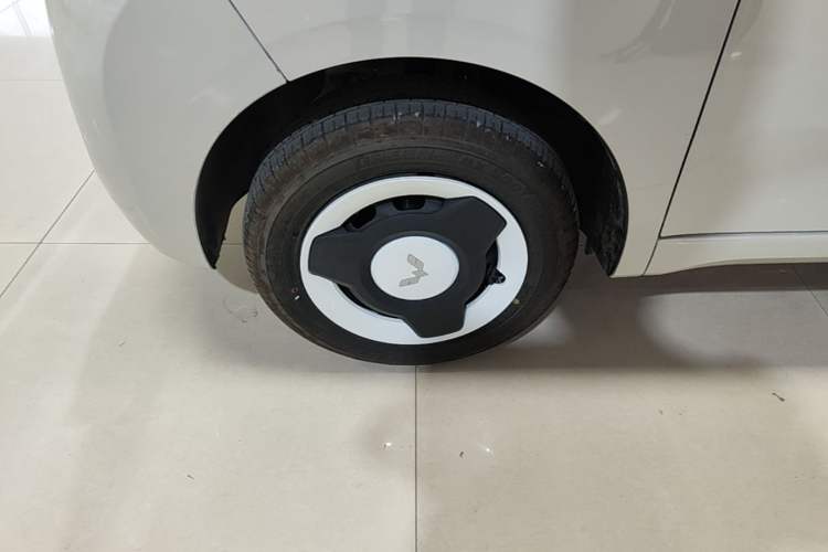 Used Wuling Hongguang MINIEV 2024 3rd Generation 215km Youth Edition Left Front Wheel Hub