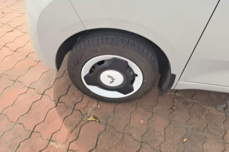 Used Wuling Hongguang MINIEV 2024 3rd Generation 215km Youth Edition Left Front Wheel Hub
