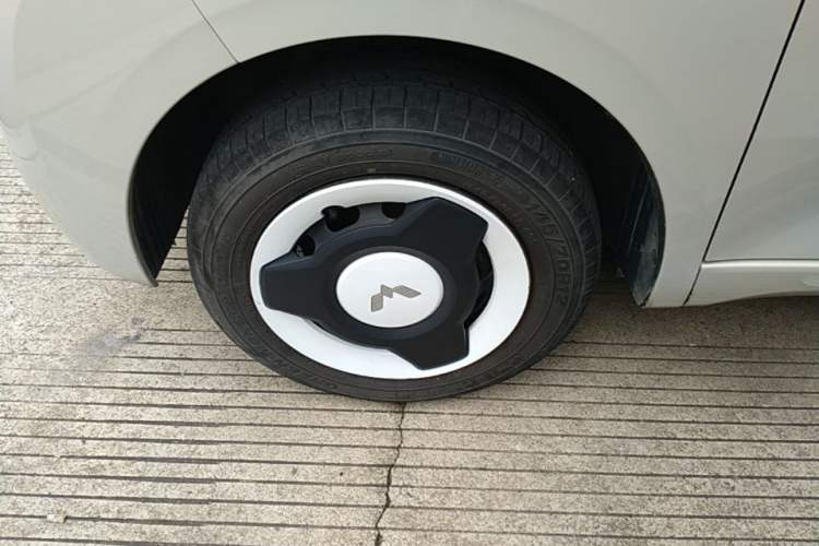 Used Wuling Hongguang MINIEV 2024 3rd Generation 215km Youth Edition Left Front Wheel Hub