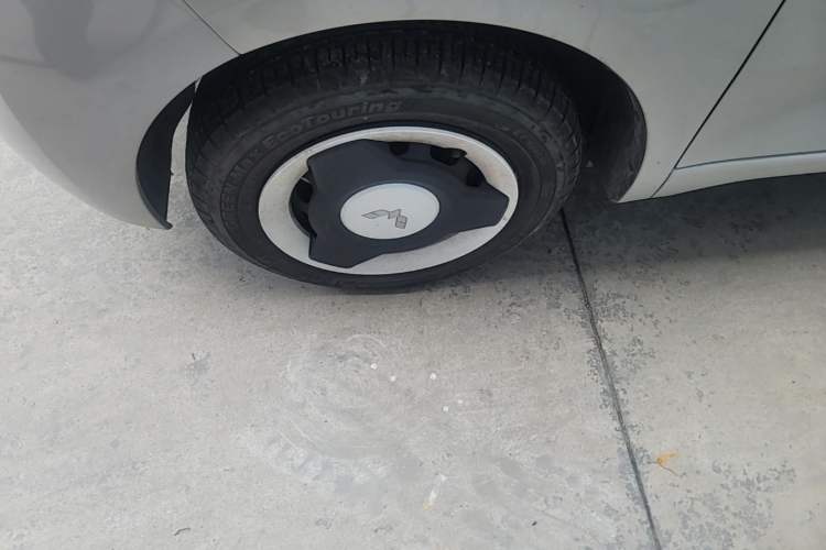 Used Wuling Hongguang MINIEV 2024 3rd Generation 215km Youth Edition Left Front Wheel Hub