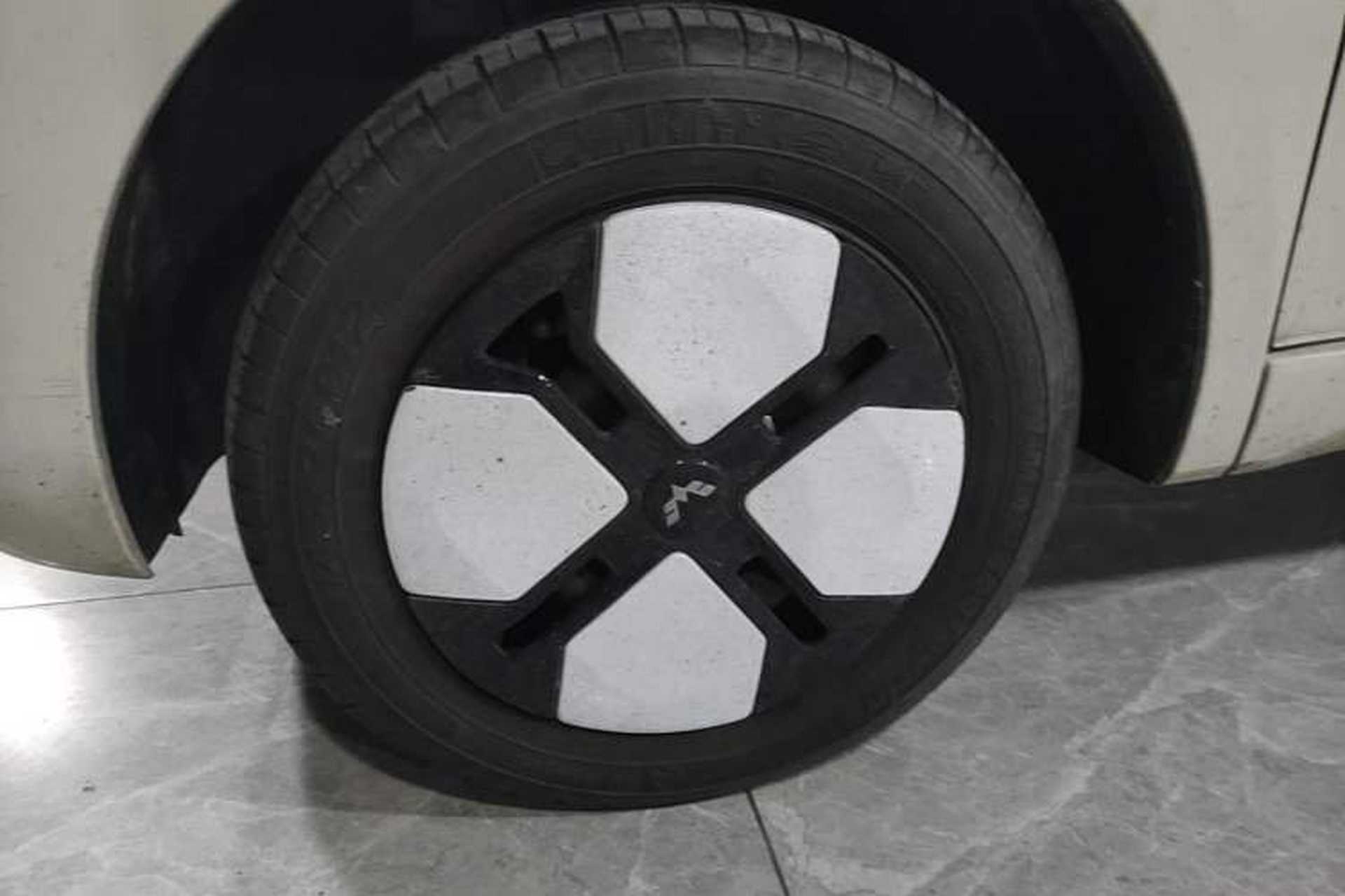 Used Wuling Hongguang MINIEV 2024 3rd Generation 215km Advanced Version Left Front Wheel Hub