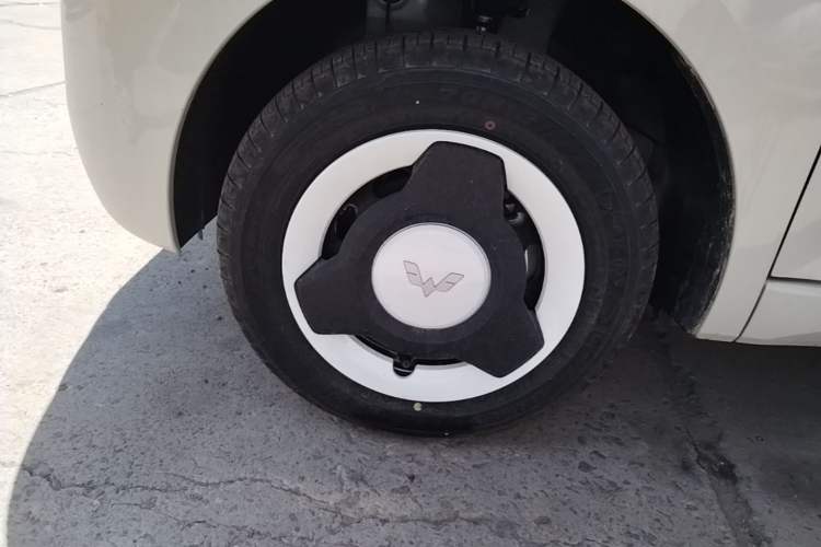 Used Wuling Hongguang MINIEV 2024 3rd Generation 215km Youth Edition Left Front Wheel Hub
