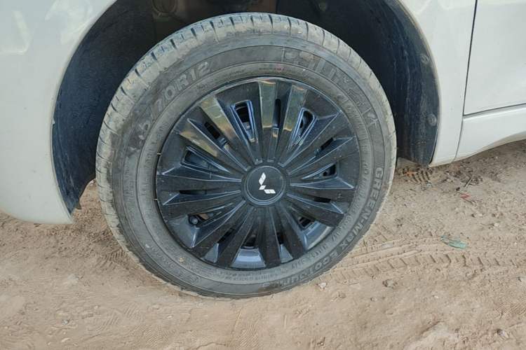 Used Wuling Hongguang MINIEV 2024 3rd Generation 215km Youth Edition Left Front Wheel Hub
