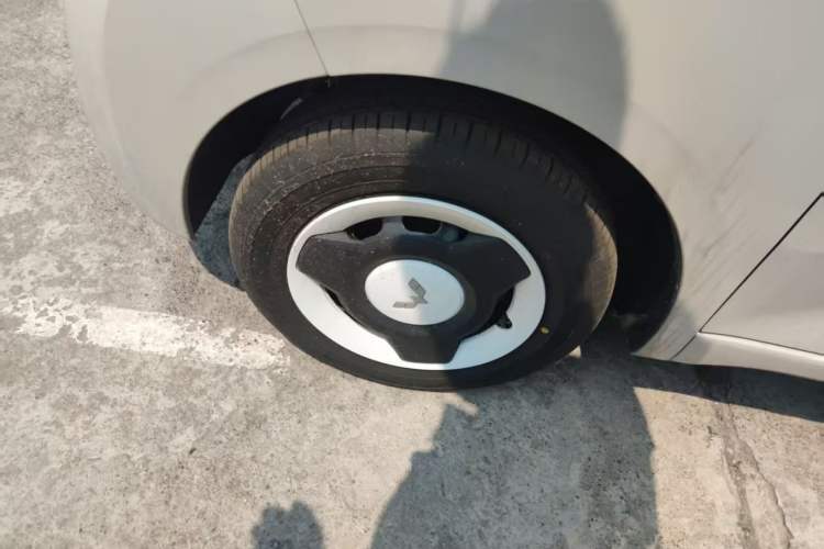 Used Wuling Hongguang MINIEV 2024 3rd Generation 215km Youth Edition Left Front Wheel Hub