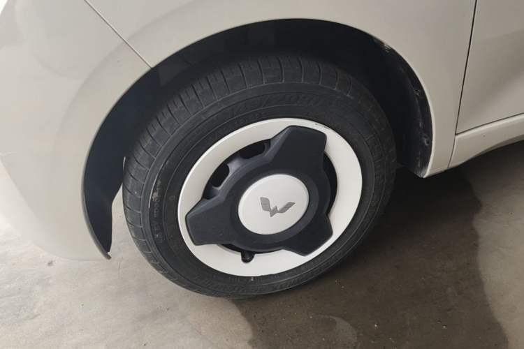 Used Wuling Hongguang MINIEV 2024 3rd Generation 215km Youth Edition Left Front Wheel Hub