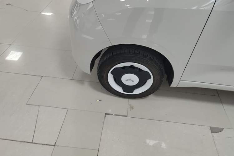 Used Wuling Hongguang MINIEV 2024 3rd Generation 215km Youth Edition Left Front Wheel Hub