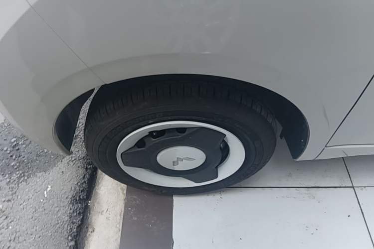 Used Wuling Hongguang MINIEV 2024 3rd Generation 215km Youth Edition Left Front Wheel Hub
