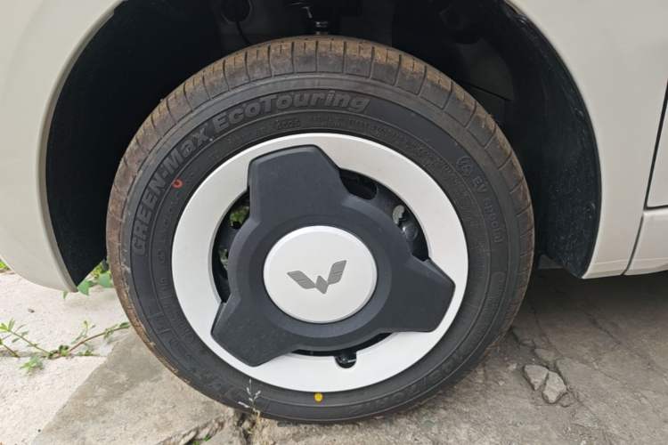Used Wuling Hongguang MINIEV 2024 3rd Generation 215km Youth Edition Left Front Wheel Hub