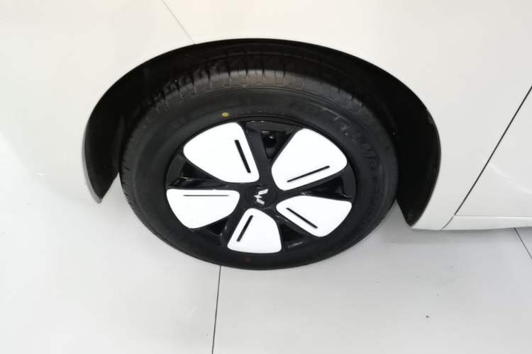 Used Wuling Hongguang MINIEV 2024 3rd Generation 215km Youth Edition Left Front Wheel Hub