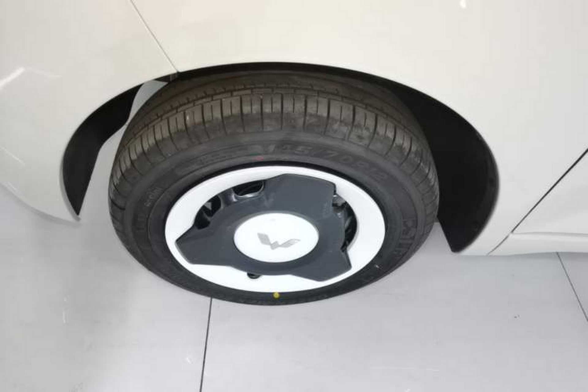 Used Wuling Hongguang MINIEV 2024 3rd Generation 215km Youth Edition Left Front Wheel Hub