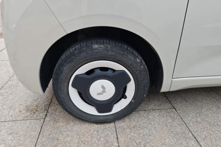 Used Wuling Hongguang MINIEV 2024 3rd Generation 215km Youth Edition Left Front Wheel Hub