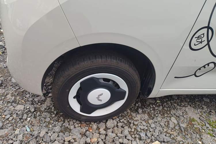 Used Wuling Hongguang MINIEV 2024 3rd Generation 215km Youth Edition Left Front Wheel Hub